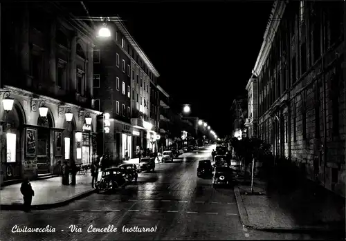 Ak Civitavecchia Lazio, Via Cencelle, Nachtansicht