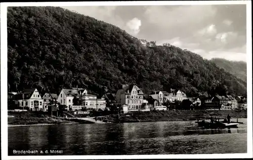 Ak Brodenbach a.d. Mosel, Blick vom Wasser auf Stadt, Fähre