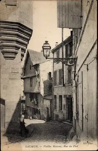 Ak Saumur Maine et Loire, Vieilles Maisons, Rue du Fort