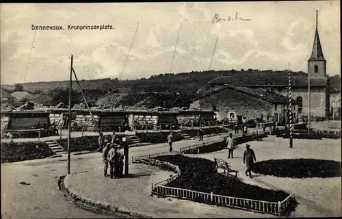 Ak Dannevoux Meuse, Kronprinzenplatz, deutsche Soldaten, I. WK