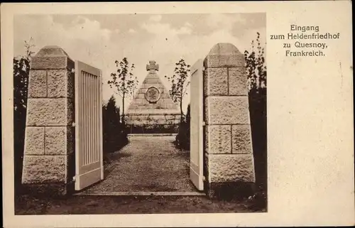 Ak Quesnoy sur Deûle Nord, Eingang zum Heldenfriedhof, Kriegerdenkmal