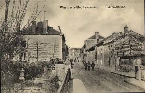 Ak Warmeriville Marne, Bahnhofstraße, Soldaten