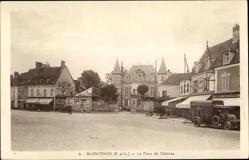 Ak Maintenon Eure et Loir, La Place du Chateau, LKW, Hotel