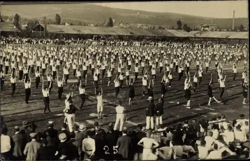 Foto Ak Esslingen am Neckar, Turner auf dem Sportplatz, Kreisturnfest 1922