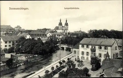 Ak Donaueschingen im Schwarzwald, Leopoldsbrücke, Hotel Schützen, Kirche