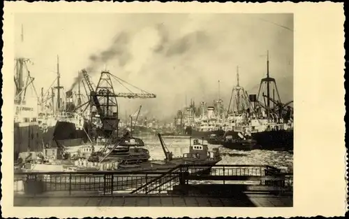 Foto Ak Hansestadt Bremen, Blick in den Hafen, Hafenkran, Dampfer