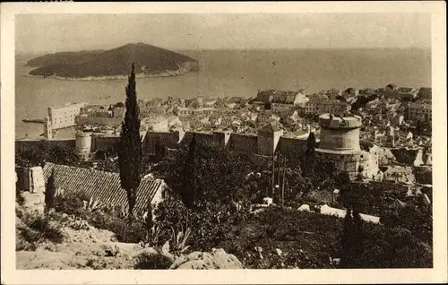 Ak Dubrovnik Kroatien, Blick auf den Ort, Stadtmauer