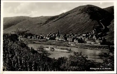 Ak Sankt Aldegund an der Mosel, Totale vom Ort, Salondampfer