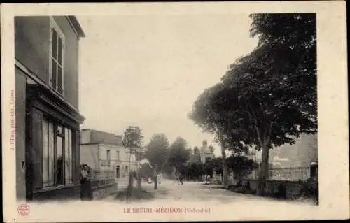 Ak Le Breuil Mézidon Calvados, Une Rue