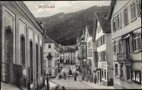 Ak Bad Wildbad im Schwarzwald, Straßenpartie im Ort