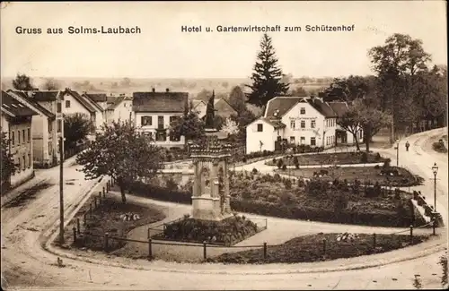 Ak Laubach in Hessen, Hotel und Gartenwirtschaft zum Schützenhof, Denkmal