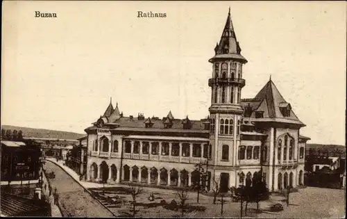 Ak Buzău Busäu Rumänien, Ansicht vom Rathaus, Városháza