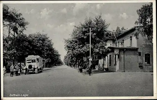 Ak Zeithain in Sachsen, Truppenübungsplatz, Straße im Lager, Autobus