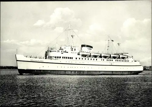 Ak Fährschiff Deutschland in Fahrt, Ansicht Backbord