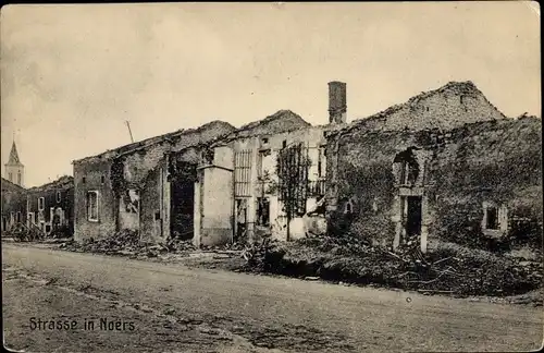 Ak Noërs Longuyon Lothringen Meurthe et Moselle, Straßenpartie, Zerstörte Häuser