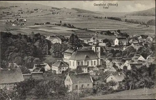 Ak Gersfeld in der Rhön Hessen, Kirche, Totalansicht von Ort