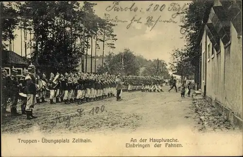 Ak Zeithain in Sachsen, Truppenübungsplatz, Hauptwache, Einbringen der Fahnen