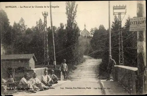 Ak Revigny Meuse, Le Pont et le Chemin de la Chapelle