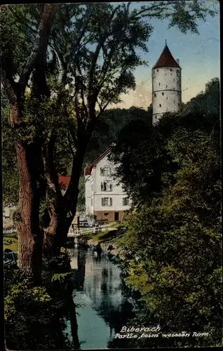 Ak Biberach an der Riß in Oberschwaben, Partie beim weißen Turm