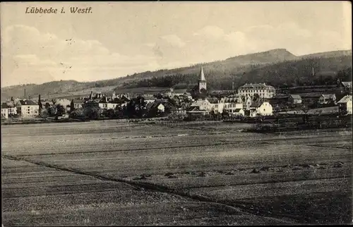 Ak Lübbecke in Ostwestfalen, Panorama der Stadt, Kirchturm