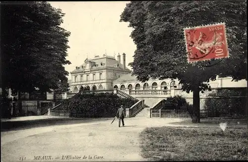 Ak Meaux Seine-et-Marne, Escalier de la Gare, Bahnhof, Straßenseite
