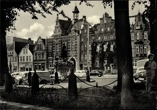 Ak Husum in Nordfriesland, Marktplatz, Rathaus