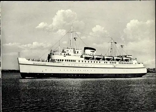 Ak Fährschiff Deutschland in Fahrt, Ansicht Backbord