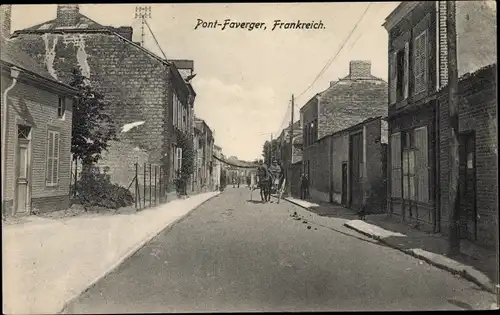 Ak Pontfaverger Moronvilliers Marne, Straßenpartie