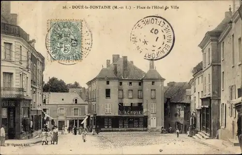 Ak Doué la Fontaine Maine et Loire, Place de l'Hotel de Ville, Lacroix