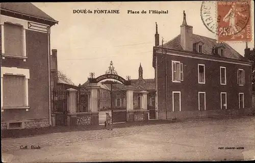 Ak Doué la Fontaine Maine et Loire, Place de l'Hopital