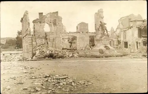 Foto Ak Saint Mihiel Meuse, Fort du Camp des Romains, Kriegszerstörungen, I WK