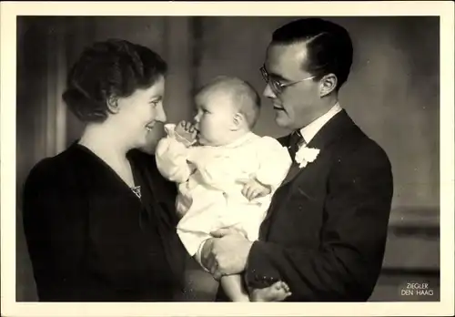 Ak Prinzessin Juliana, Prinz Bernhard, Prinzessin Beatrix, 1938