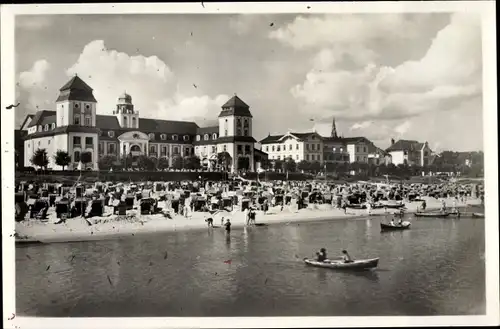 Ak Seebad Binz auf Rügen, Kurhaus, Strand