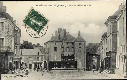 Ak Doué la Fontaine Maine et Loire, Place de l'Hotel de Ville, Lacroix