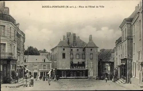 Ak Doué la Fontaine Maine et Loire, Place de l'Hotel de Ville, Lacroix