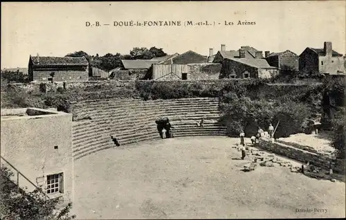 Ak Doué la Fontaine Maine et Loire, Les Arenes