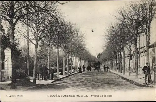 Ak Doué la Fontaine Maine et Loire, Avenue de la Gare