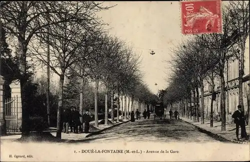 Ak Doué la Fontaine Maine et Loire, Avenue de la Gare