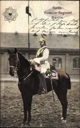 Ak Garde-Kürassier zu Pferd, Garde-Kürassier-Regiment Berlin, Uniform, Kürassierhelm, Säbel