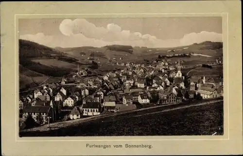 Ak Furtwangen im Schwarzwald, Blick auf den Ort vom Sonnenberg aus