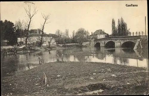 Ak Conflans-en-Jarnisy Meurthe-et-Moselle, Ortspartie, Brücke