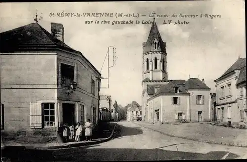 Ak Saint Remy la Vanne Maine et Loire, La route de Saumur a Angers, Kirche
