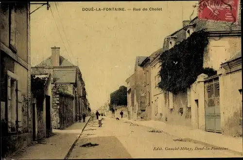 Ak Doué la Fontaine Maine et Loire, Rue de Cholet