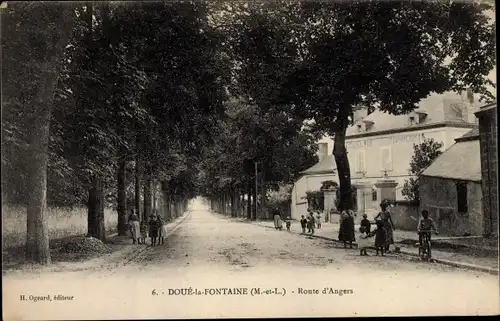 Ak Doué la Fontaine Maine et Loire, Route d'Angers