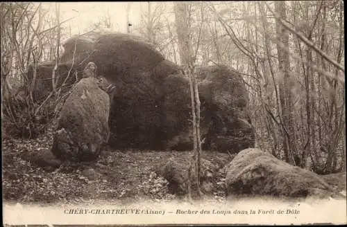 Ak Chéry Chartreuve Aisne, Rocher des Loups dans la Foret de Dole