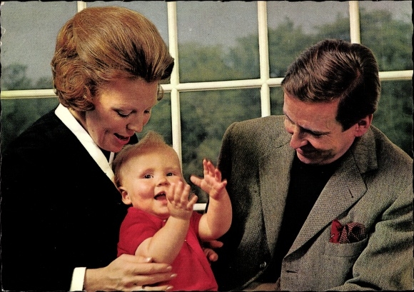 Ak Prinzessin Beatrix der Niederlande, Claus von Amsberg, Willem