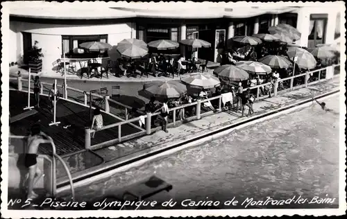 Foto Ak Montrond les Bains Loire, La Piscine Olympique du Casino