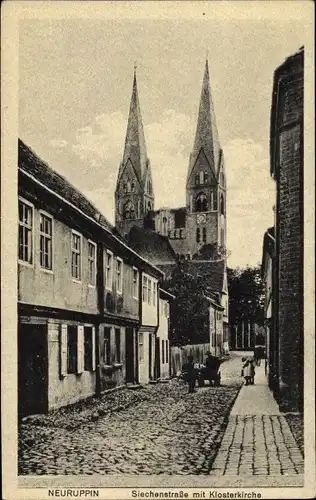 Ak Neuruppin in Brandenburg, Siechenstraße mit Klosterkirche