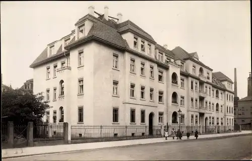 Foto Ak Dresden Pieschen, Riesaer Straße 40 Ecke Trachenberger Str., Wohnhaus, Straßenpartie