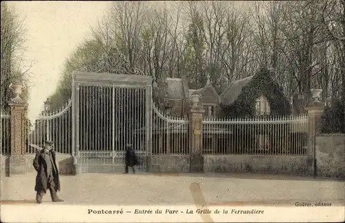 Ak Pontcarré Seine et Marne, Entree du Parc, la Grille de la Ferrandiere